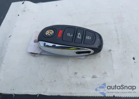 2017 Volkswagen Touareg V6 Wolfsburg Edition z USA, uszkodzony, nr VIN WVGRF7BPXHD004467